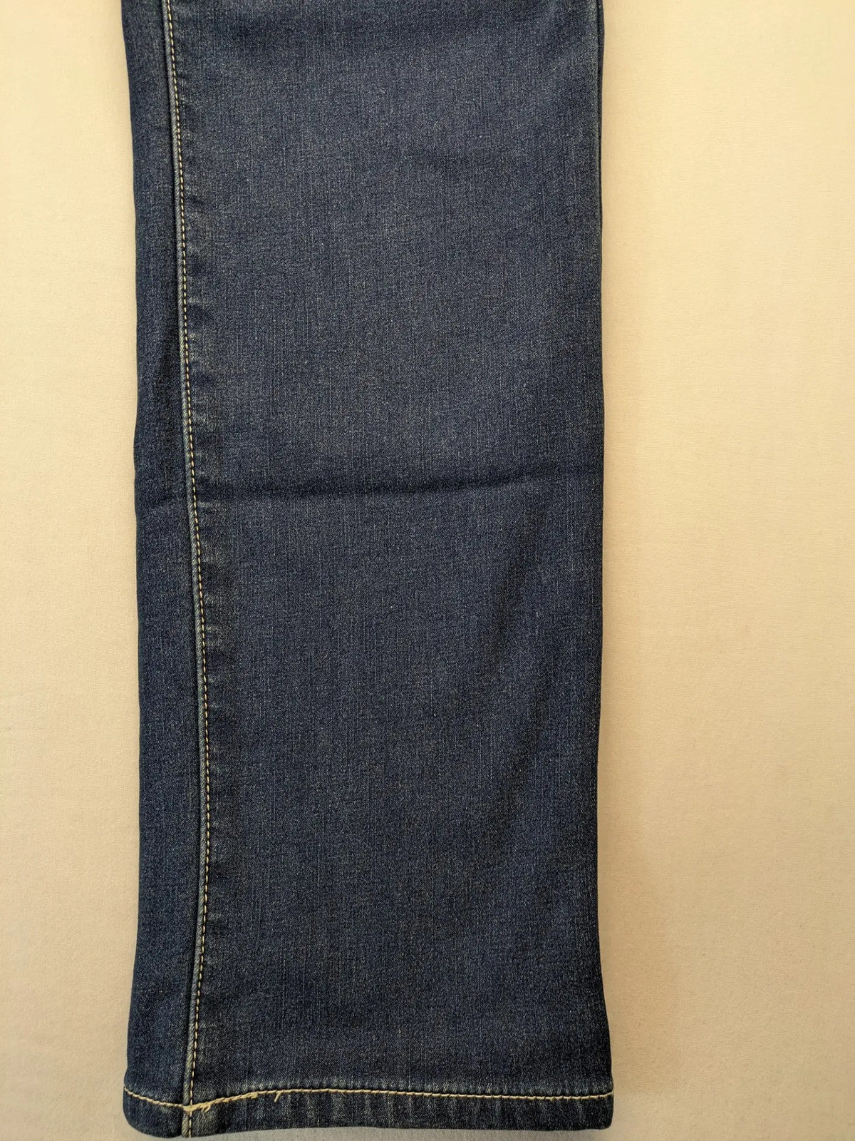Eagle N°7 blue straight jeans with five-pocket design and soft thermal lining.