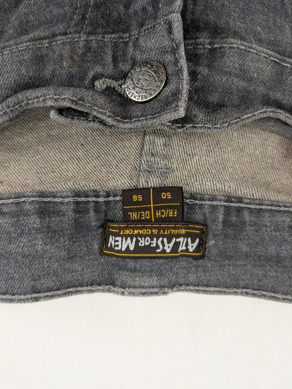 Atlas For Men grey straight jeans 5-pocket design with stretch material for comfort.