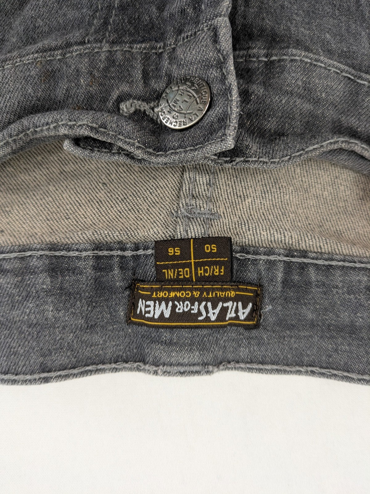 Atlas For Men grey straight jeans 5-pocket design with stretch material for comfort.