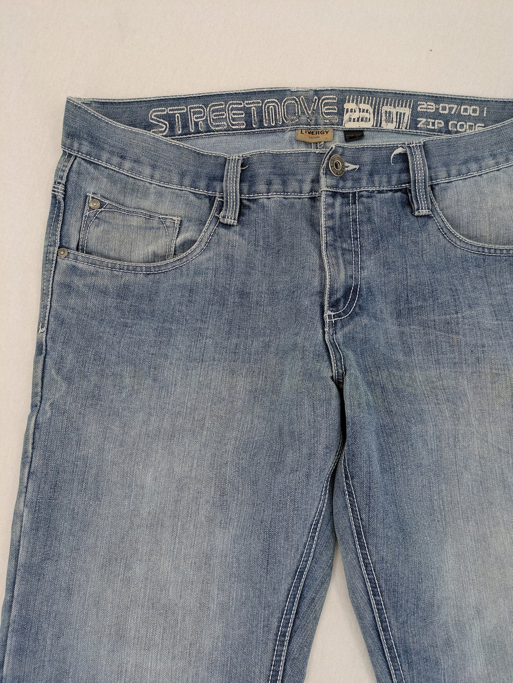Livergy blue straight jeans with "Streetmove" logo, classic 5-pocket style, cotton-polyester blend.