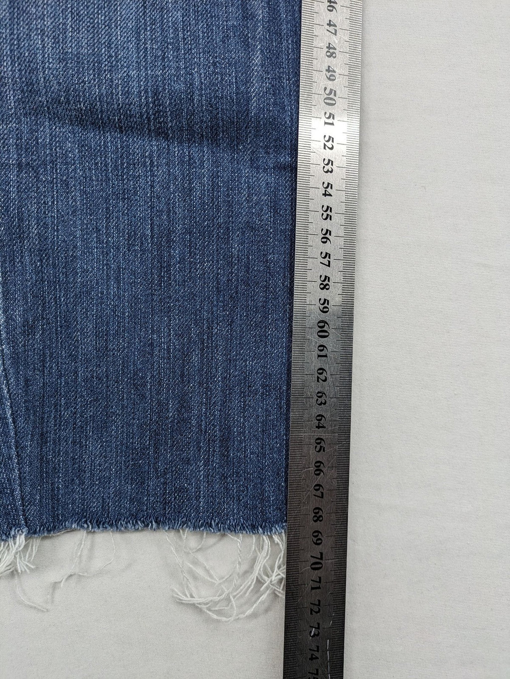 GAS straight jeans blue with open frayed hem and classic 5-pocket style.