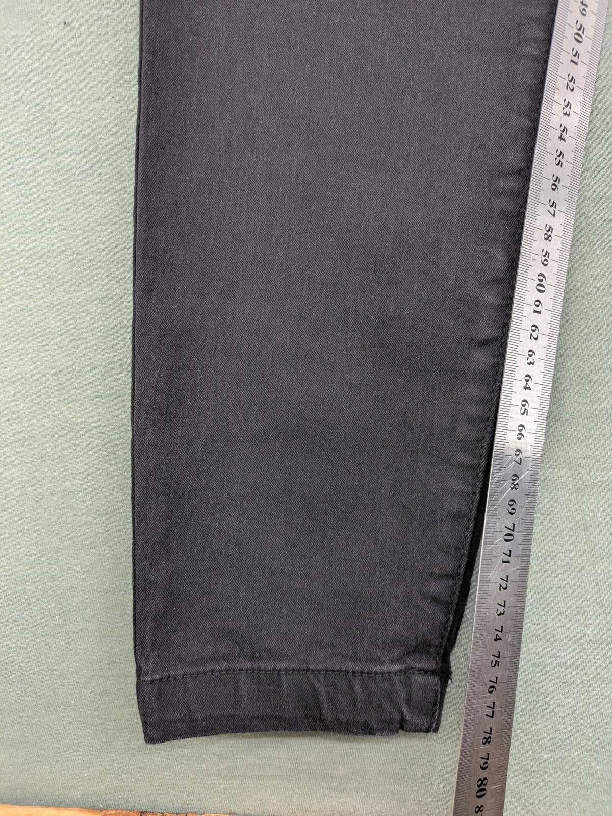 Zizzi grey skinny jeans with 5-pocket design and stretch material, new with tags.