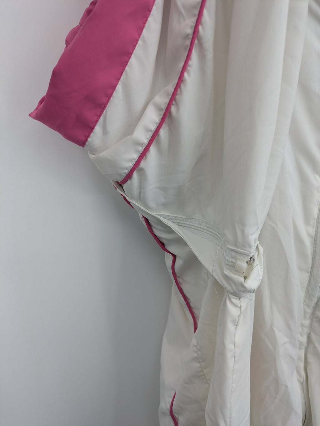 tcm pink 2-in-1 vest lightweight polyester with removable sleeves and sporty design