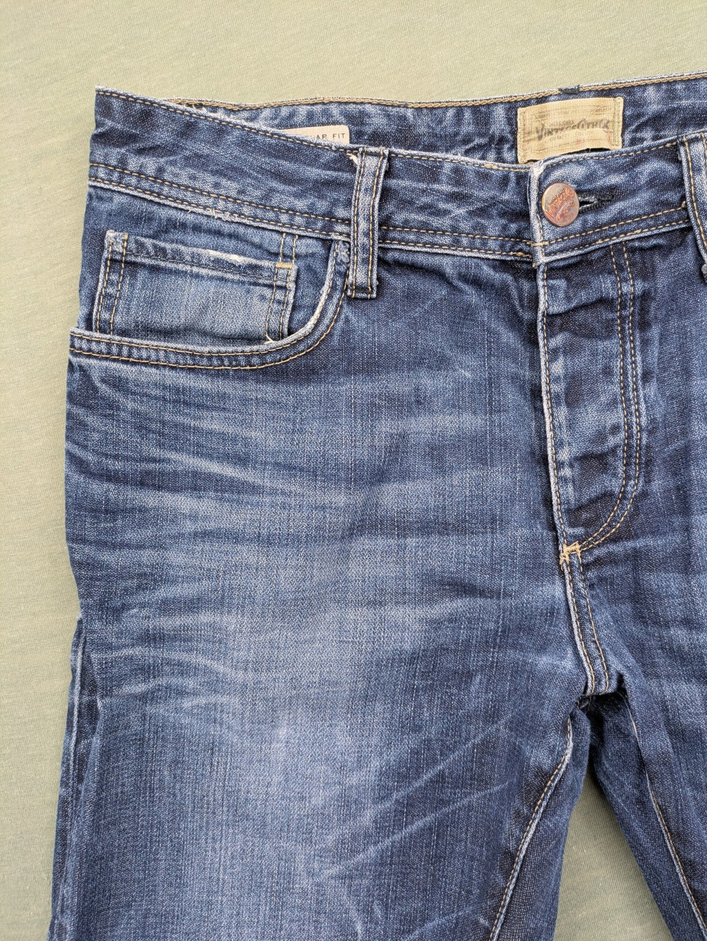 Jack & Jones Vintage blue denim shorts regular fit button fly with used-look details