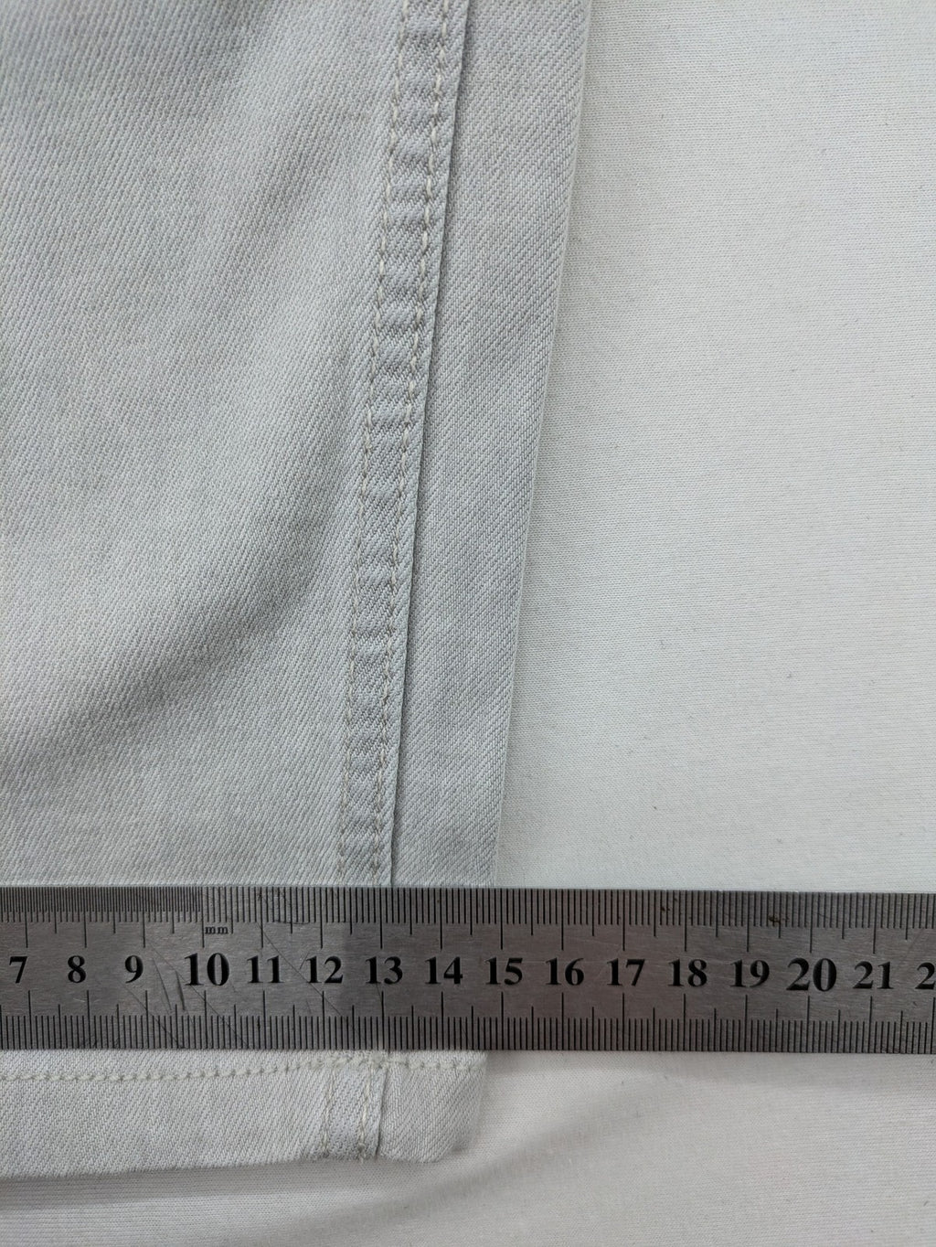 Laura Torelli grey straight jeans with classic 5-pocket design and slim fit silhouette.