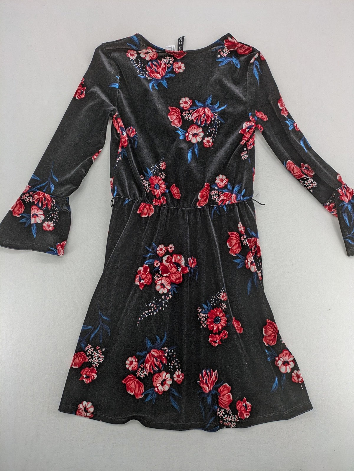 H&M Divided multi floral velvet dress V-neck bell sleeves soft stretch material