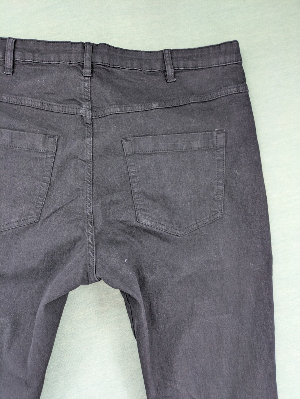 Zizzi grey skinny jeans with 5-pocket design and stretch material, new with tags.