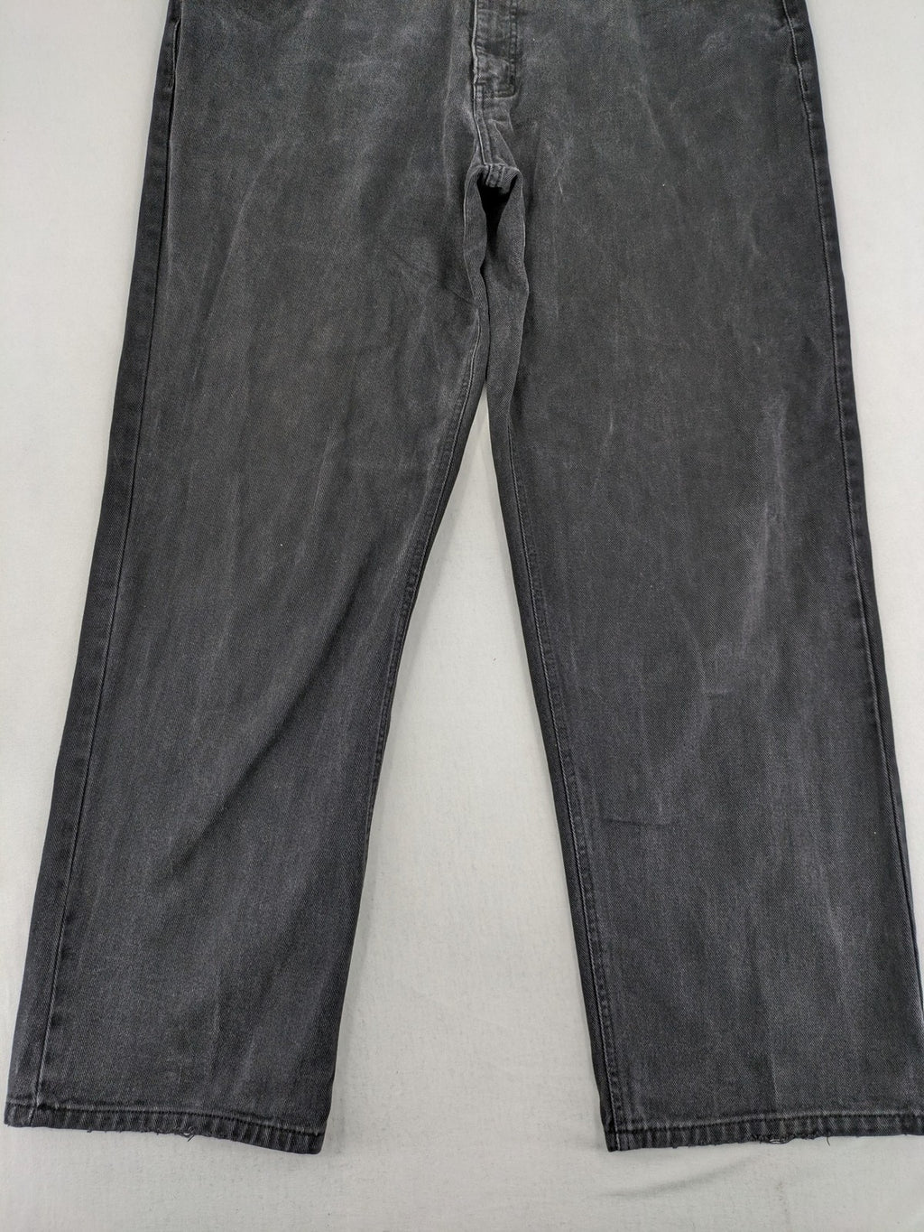 DeLorean grey straight jeans classic 5-pocket design with worn look and cotton material.
