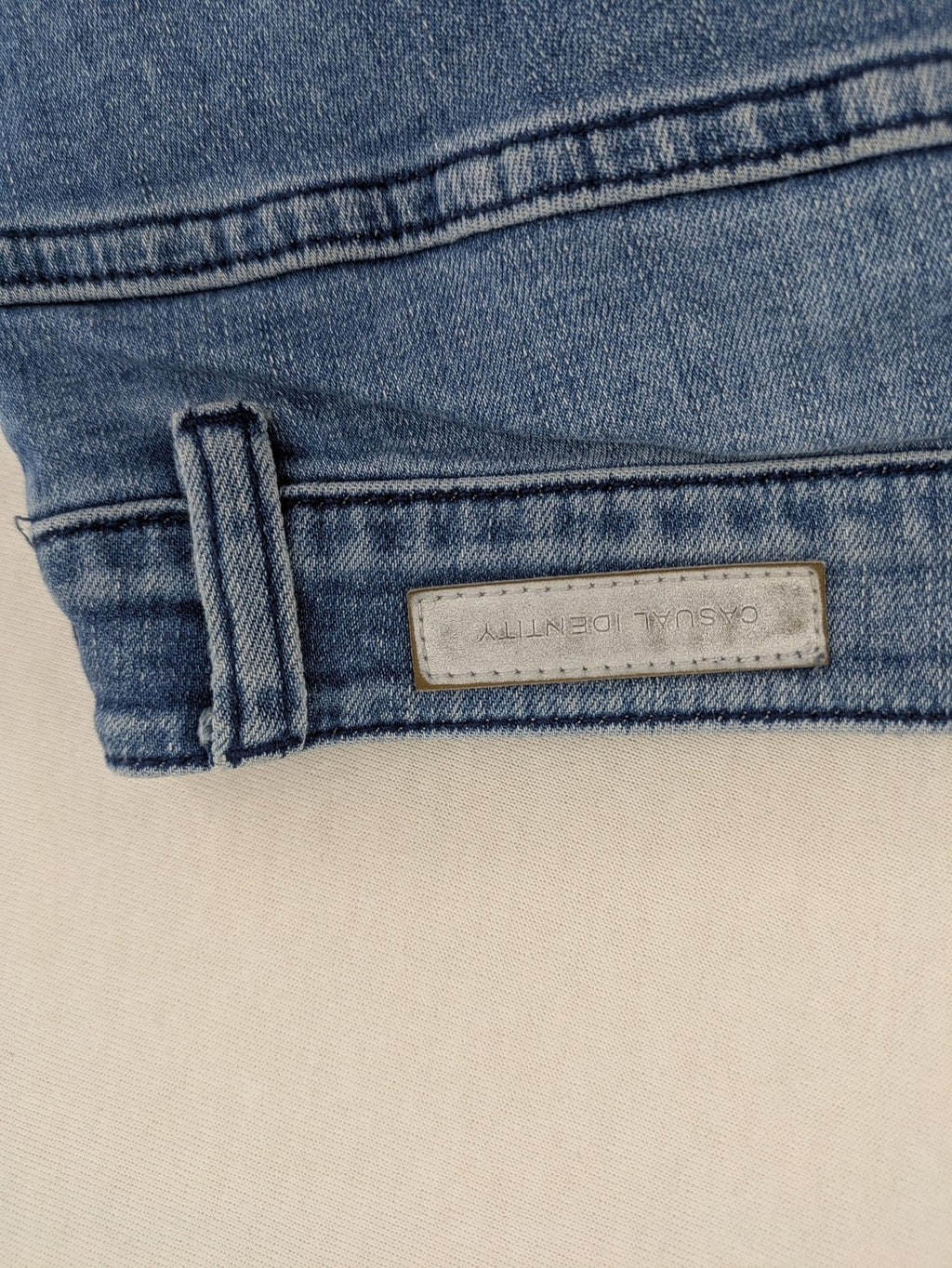 Comma blue skinny fit jeans with classic 5-pocket design and stretch denim material.