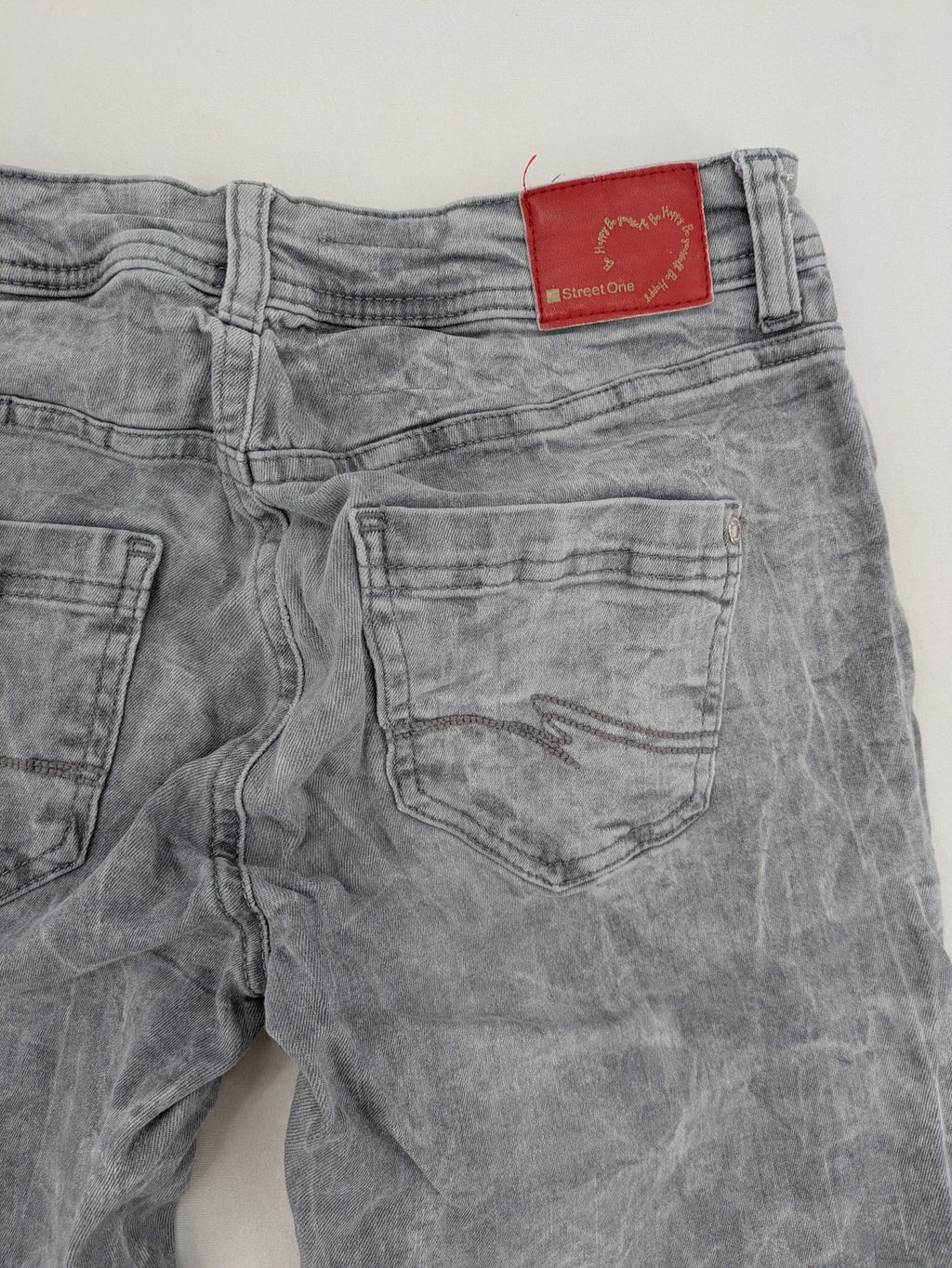 Street One grey straight jeans with button fly, used look, slim fit, cotton blend.