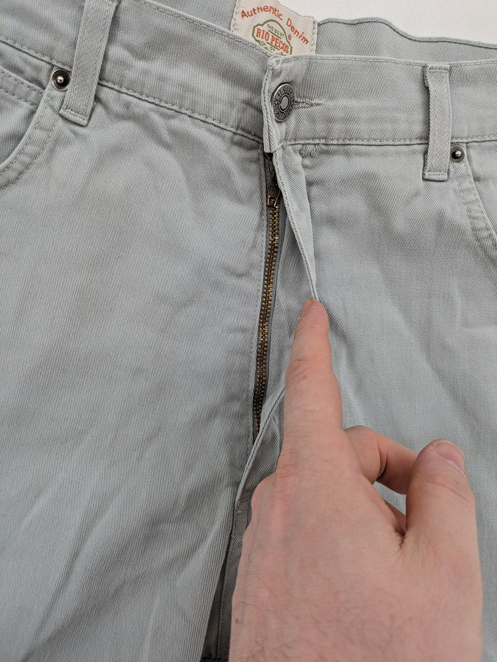 RIO PECOS grey shorts cotton-lycra blend with button closure and practical pockets