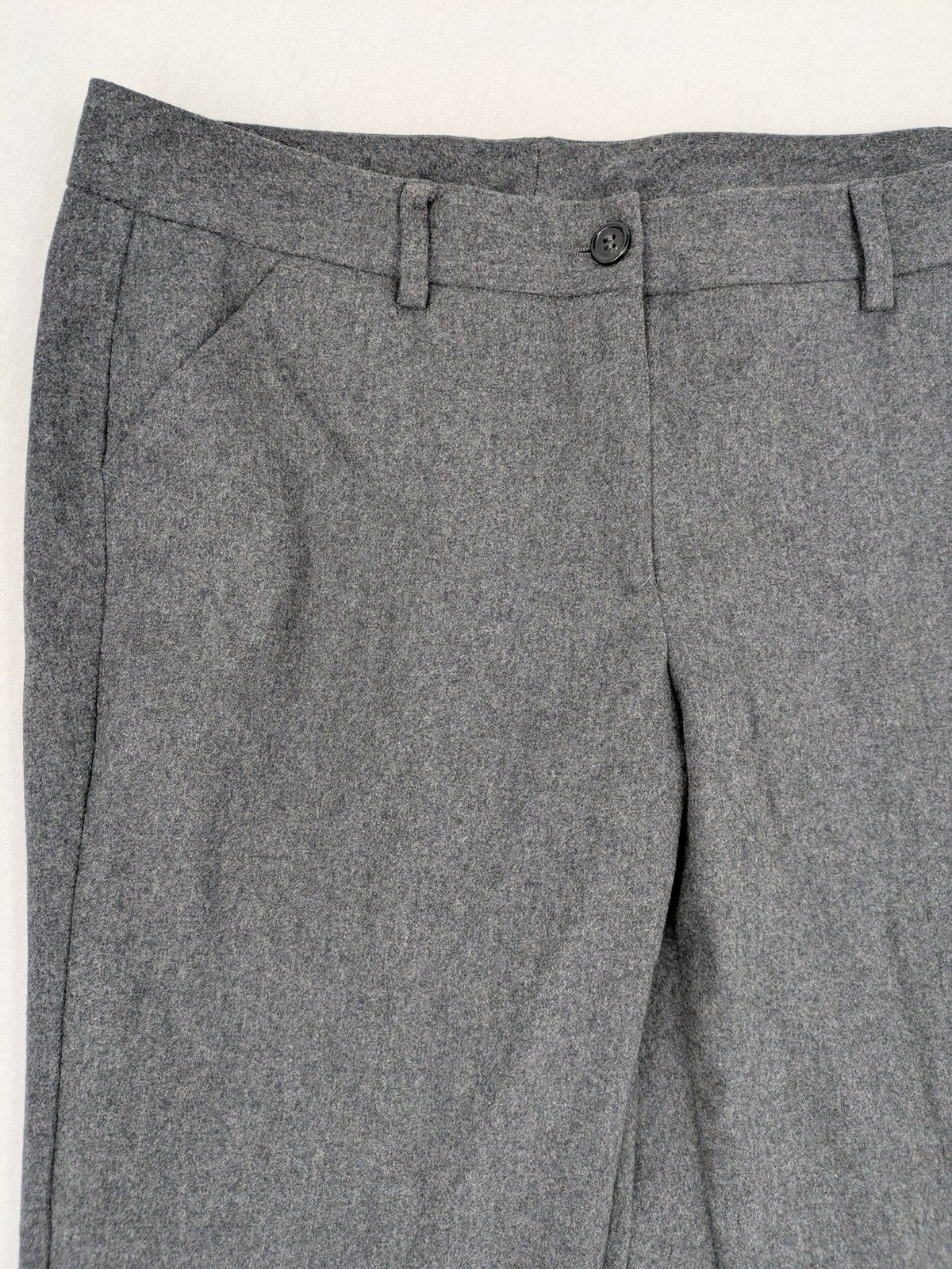 BENETTON grey pants wool blend flared leg business style, versatile and elegant design.