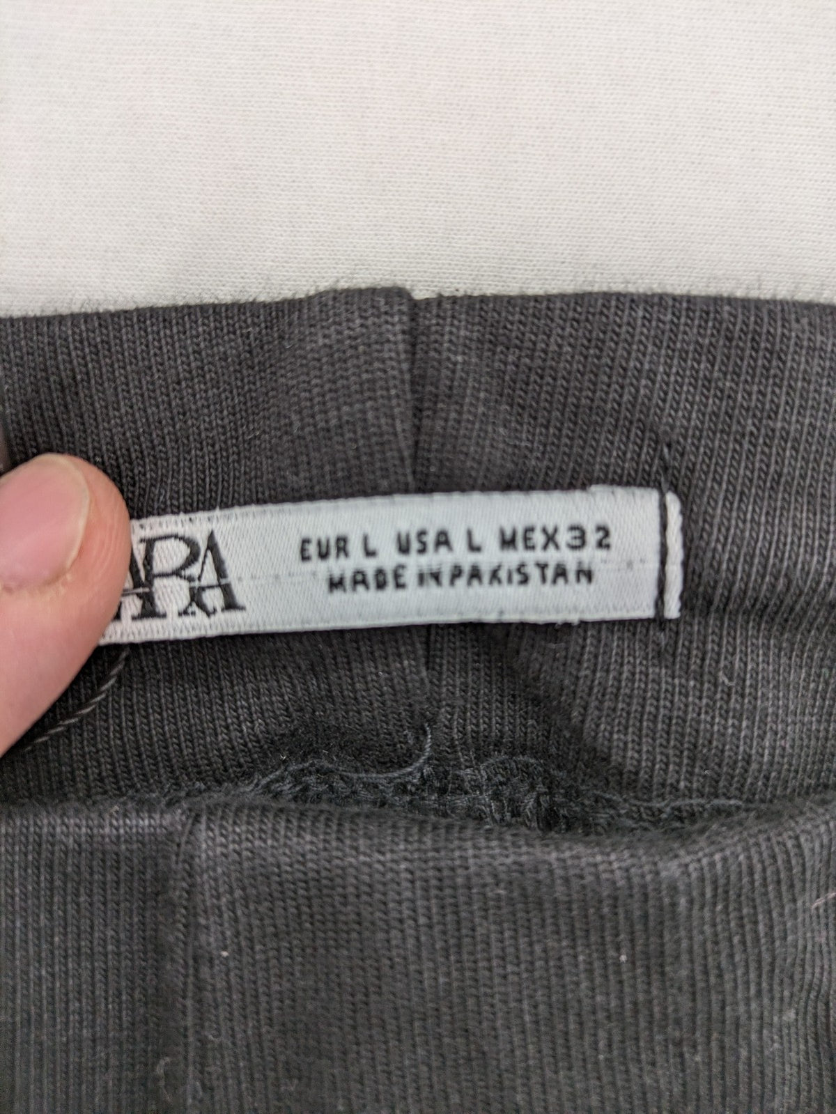 Zara grey pants cotton fabric with classic design and comfortable fit.