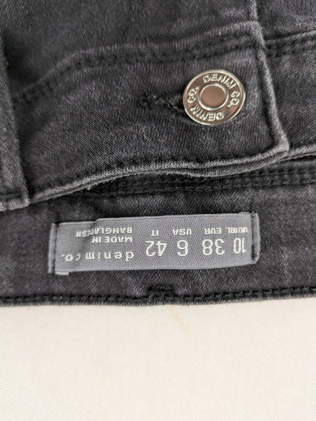 Denim & Co. skinny jeans black washed 5-pocket style with stretch material