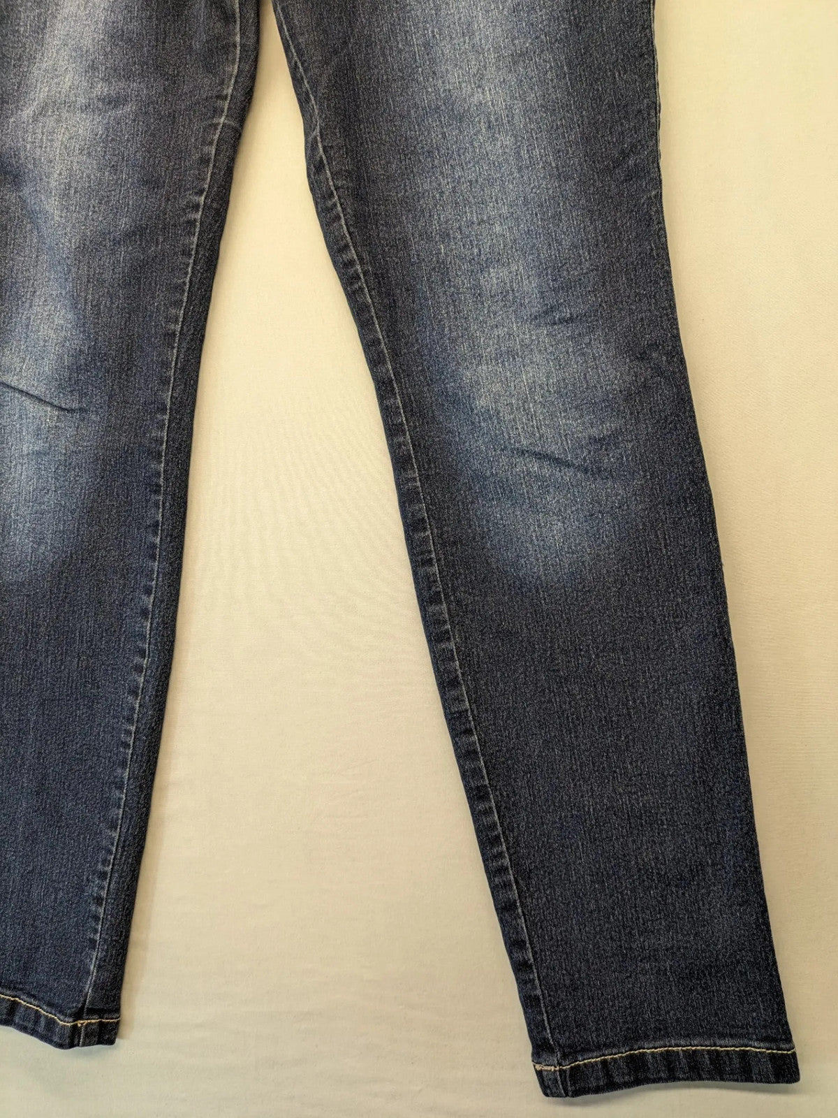 john baner blue straight jeans classic 5-pocket style with zipper and button closure