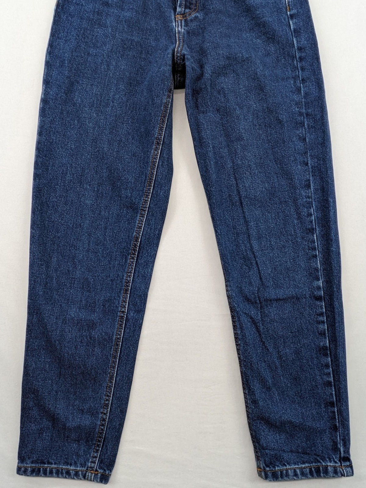 Stradivarius blue mom jeans high waist with button fly and classic denim texture.