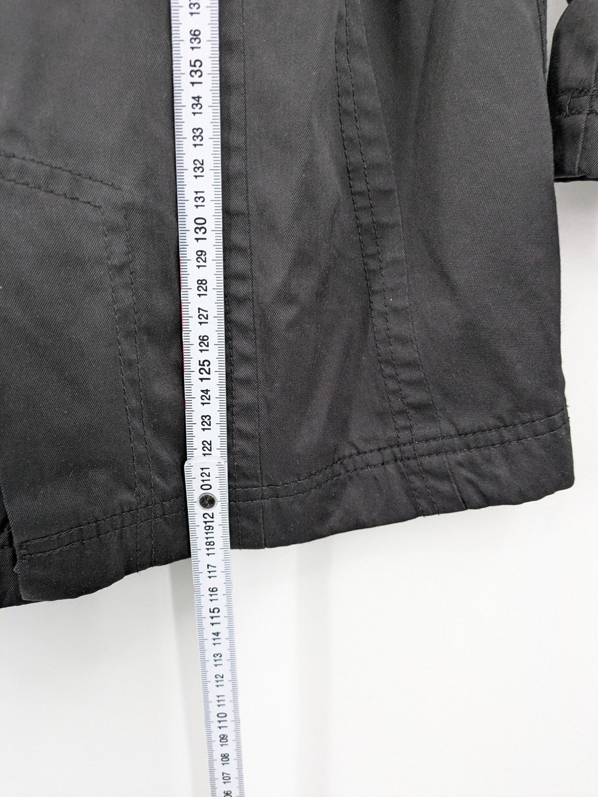 Amisu grey trench coat double-breasted design with elegant collar and belted waist.