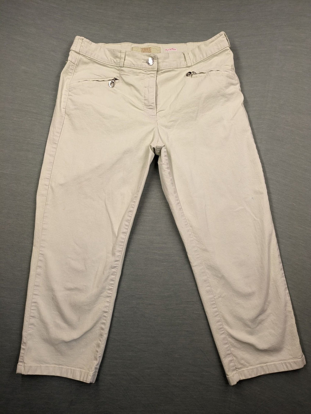Zerres beige Capri pants soft cotton blend with zip pockets and Comfort-N logo.