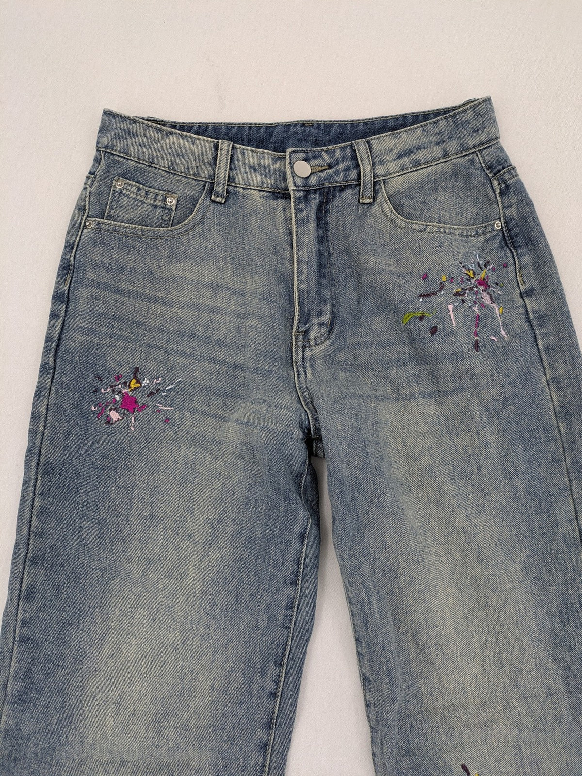 Straight Leg blue straight jeans high waist with colorful embroidered splashes