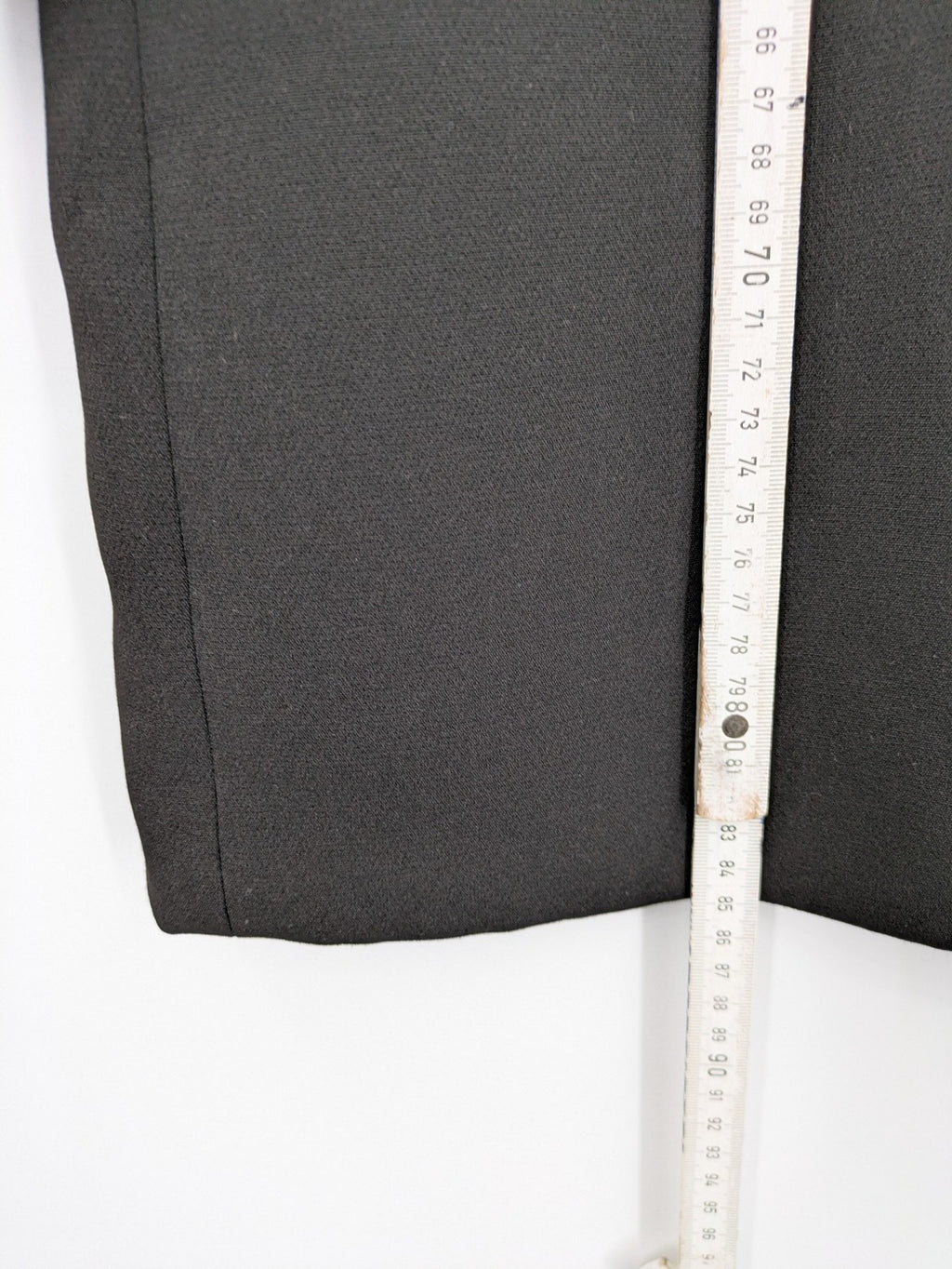 H&M pink long blazer kragenlos design with open front and two front pockets.