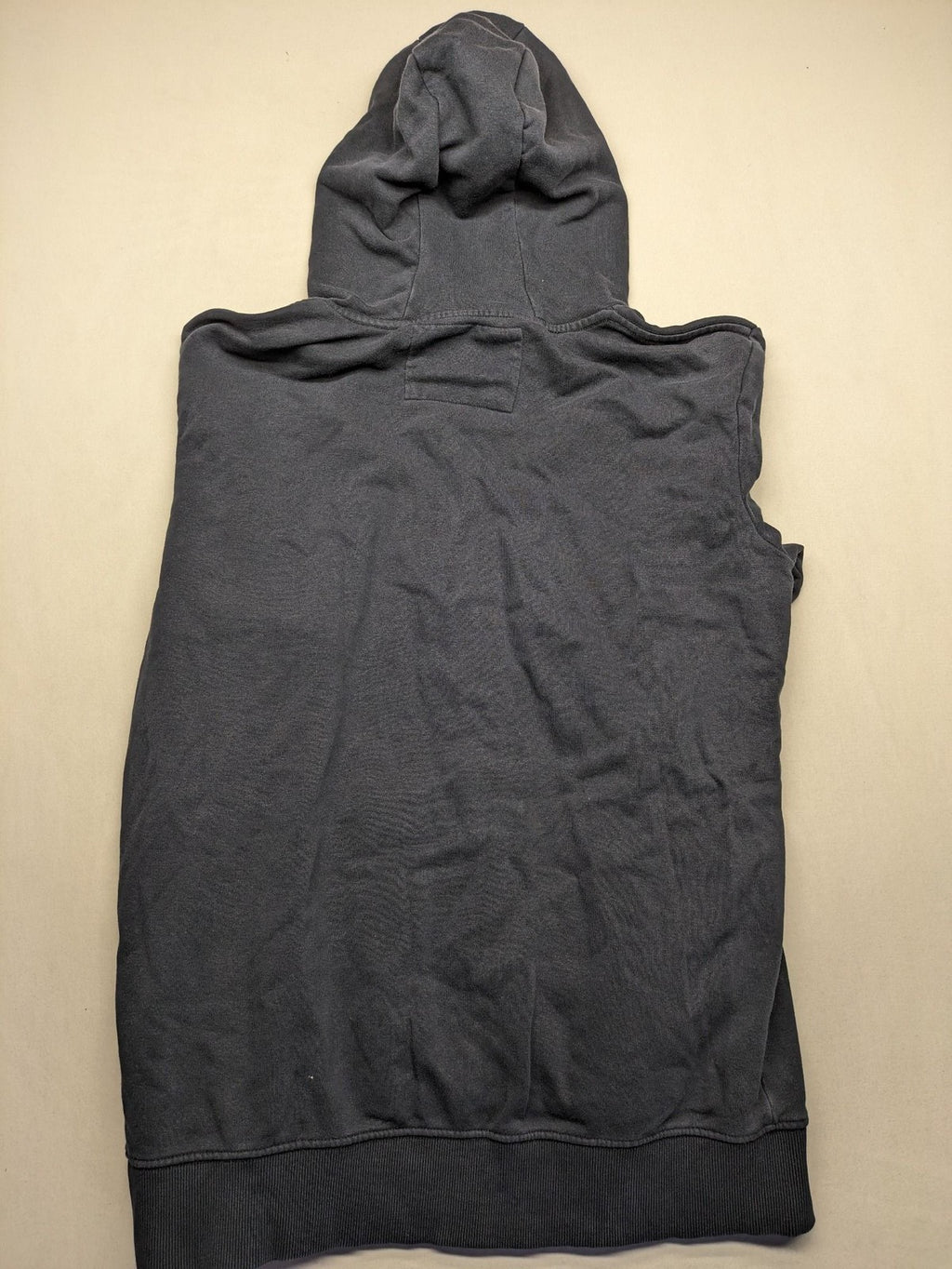 Quiksilver grey hoodie with logo graphic, kangaroo pocket, and adjustable hood.