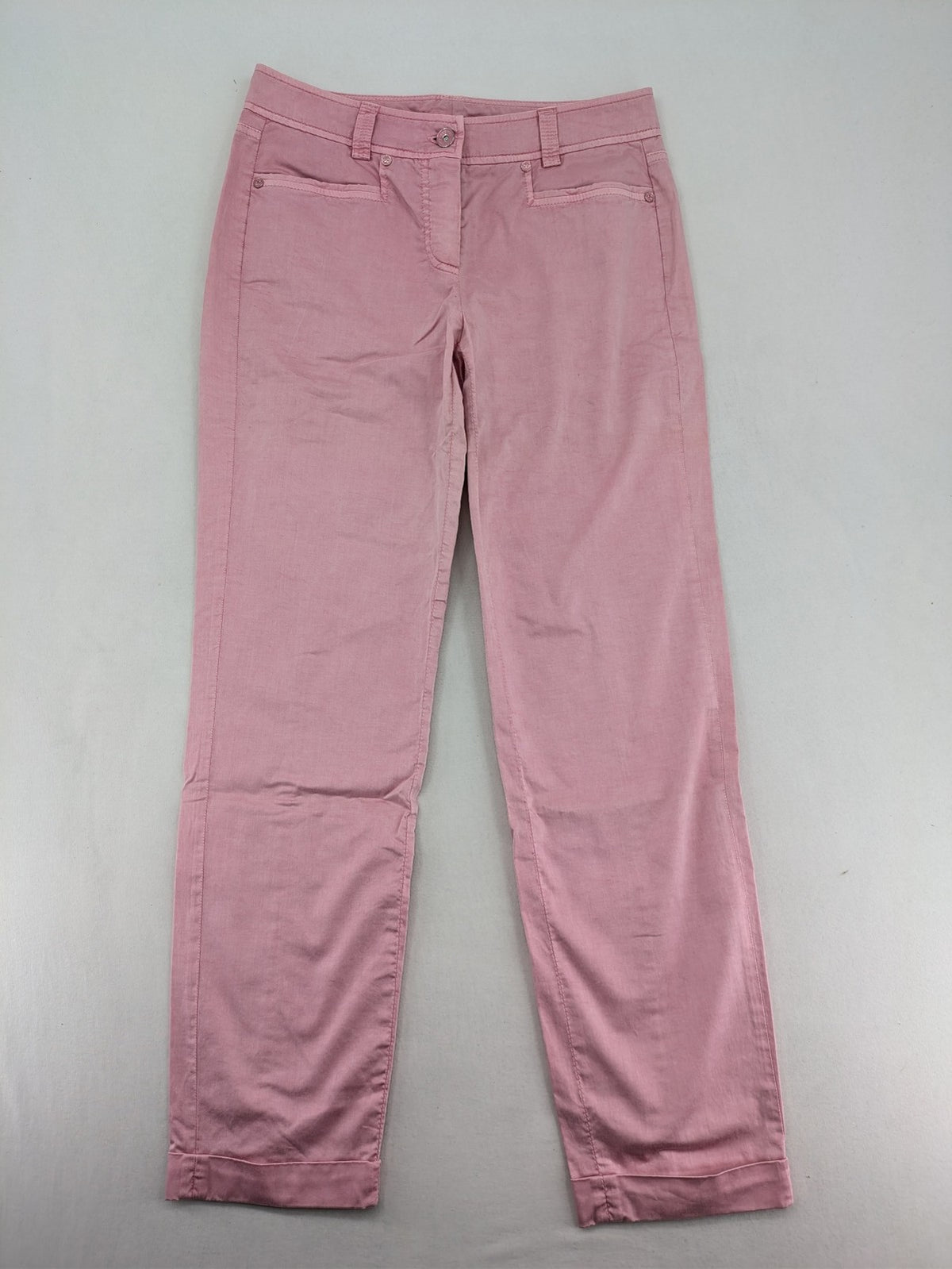 Raffaello Rossi pink pants 7/8 length with classic zip fly and soft stretch cotton.