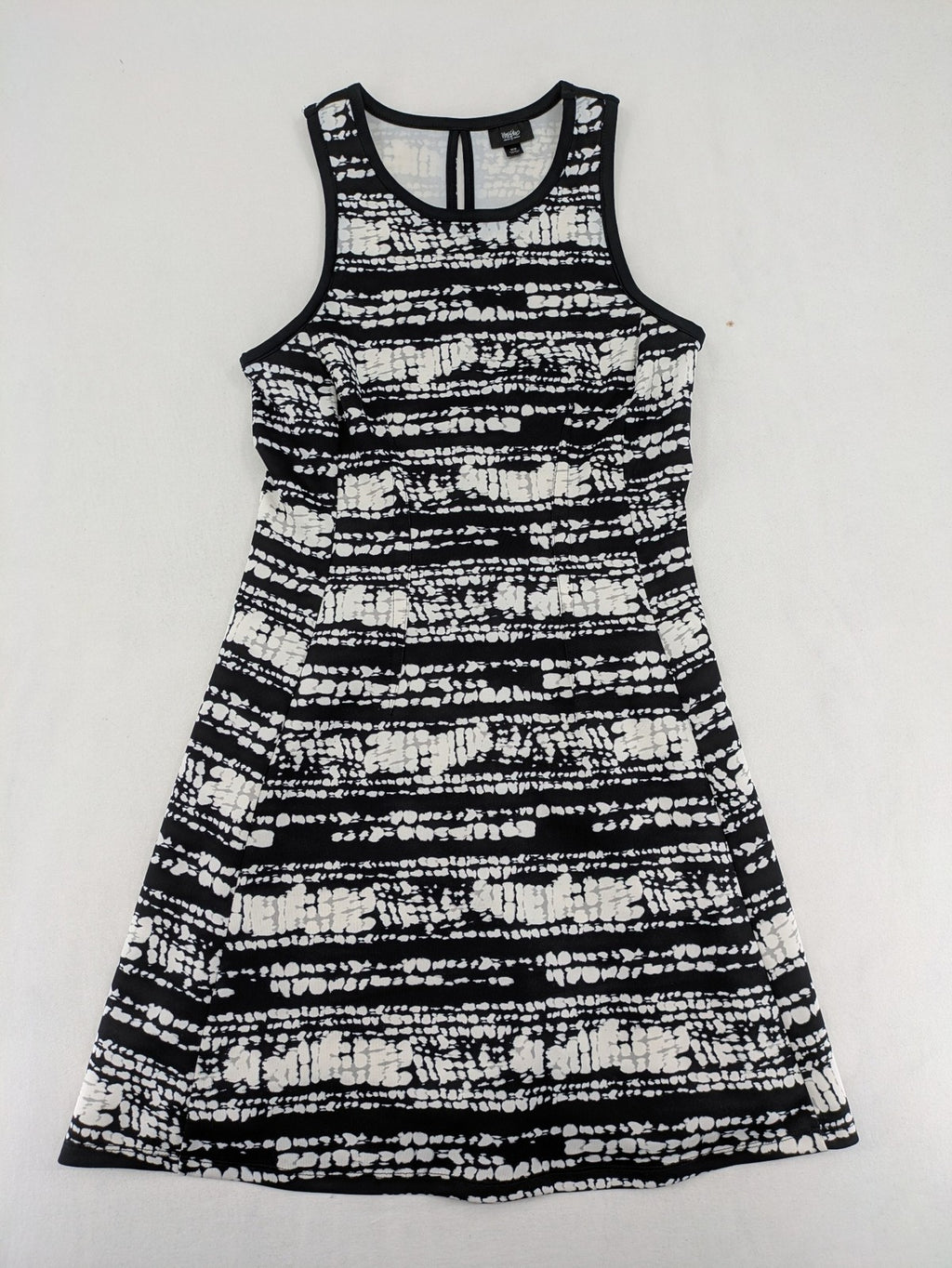 Mossimo black and white striped A-line summer dress, sleeveless, stretchy polyester blend.