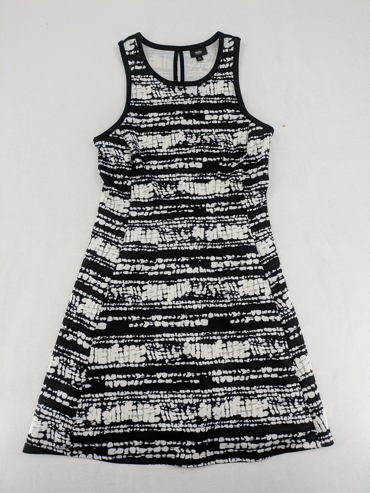 Mossimo black and white striped A-line summer dress, sleeveless, stretchy polyester blend.