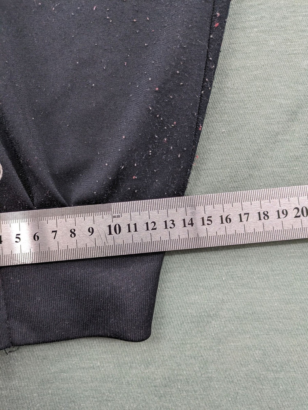 Jako black training pants size L with zippered pockets and elastic waistband.