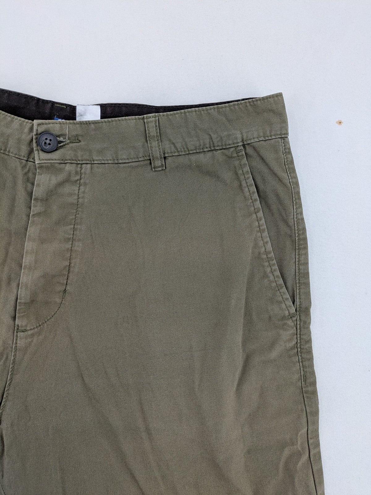 H&M Divided khaki chino shorts flat front design with practical pockets.