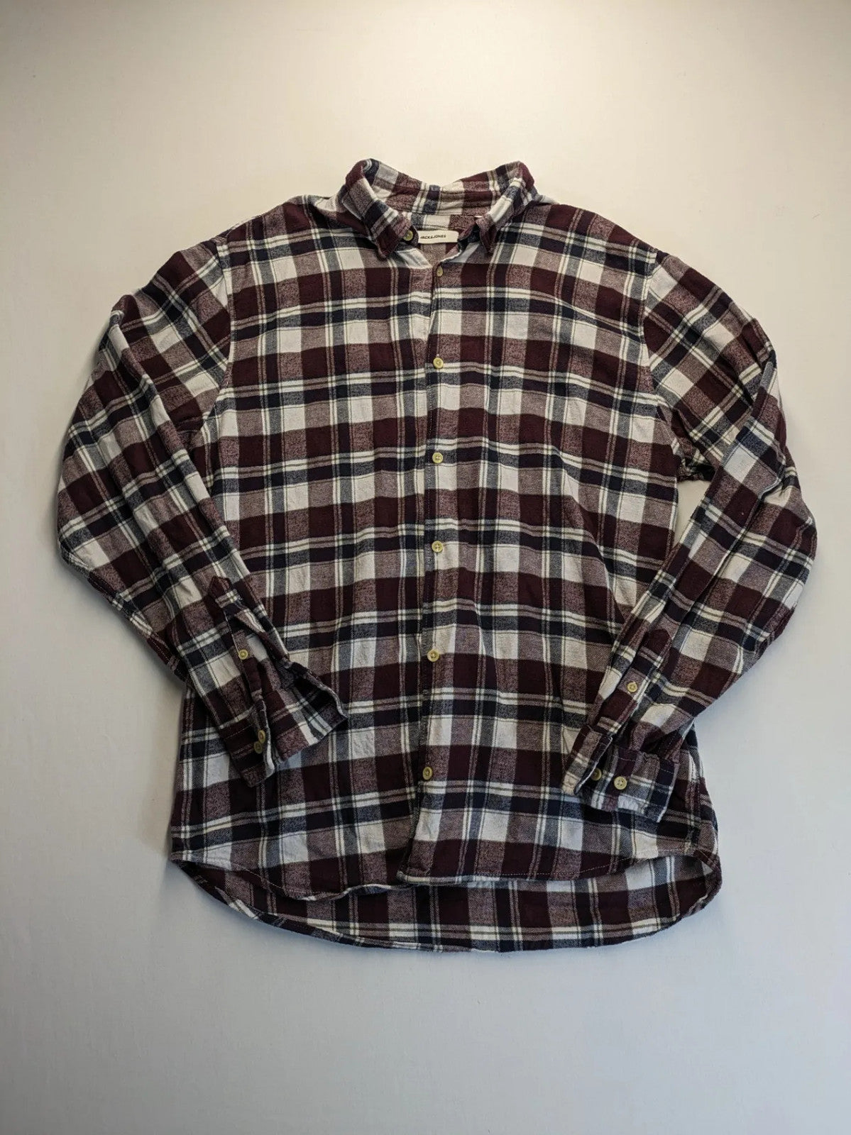 Jack & Jones flannel shirt red check pattern, long sleeves, 100% cotton, classic collar.