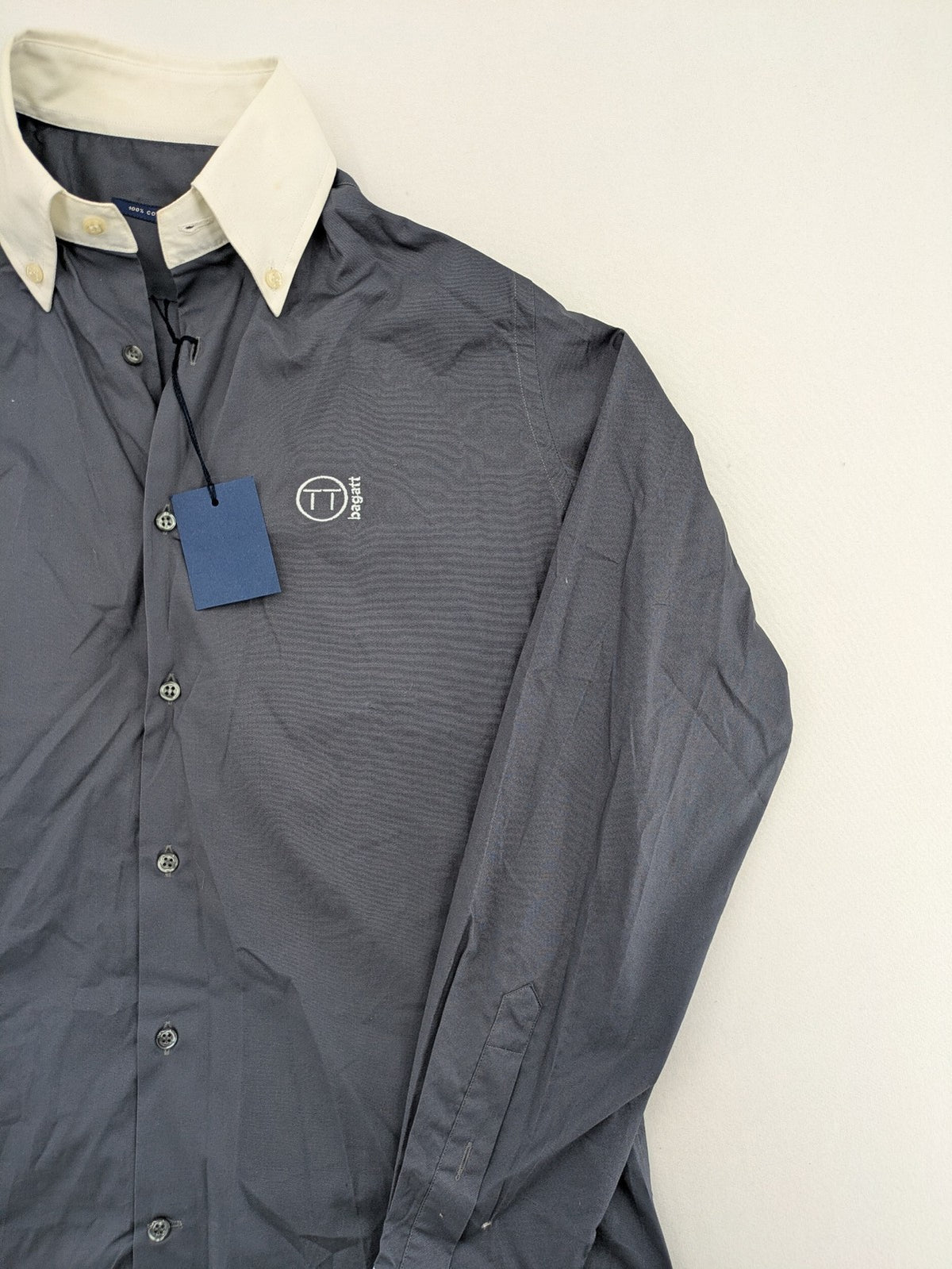 bageTTi grey button-down shirt with white contrast collar and cuffs, cotton blend material.