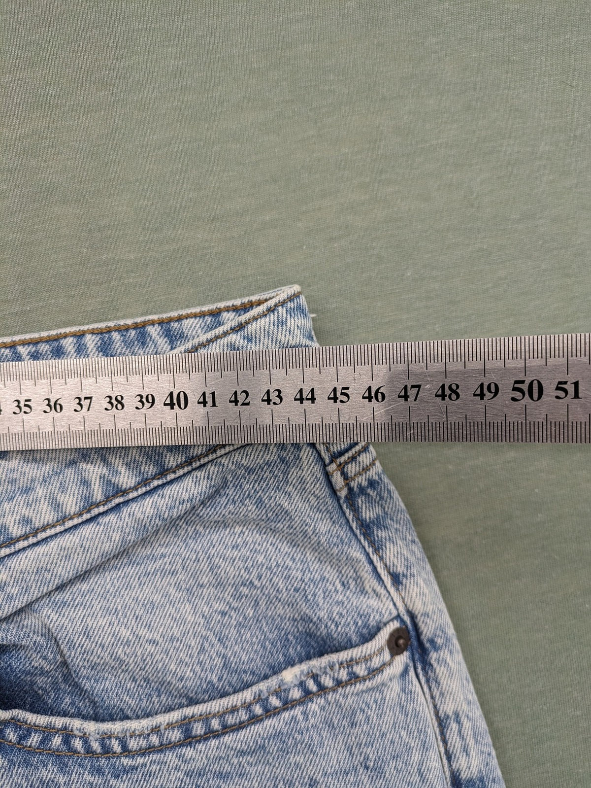 C&A blue straight jeans light wash 5-pocket design with stretch fabric.