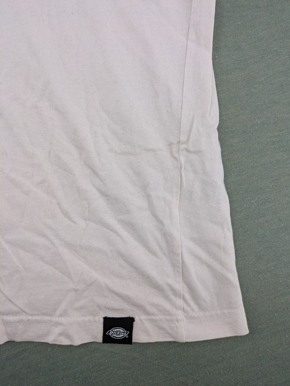 Dickies white t-shirt cotton short sleeve round neck with small logo patch.