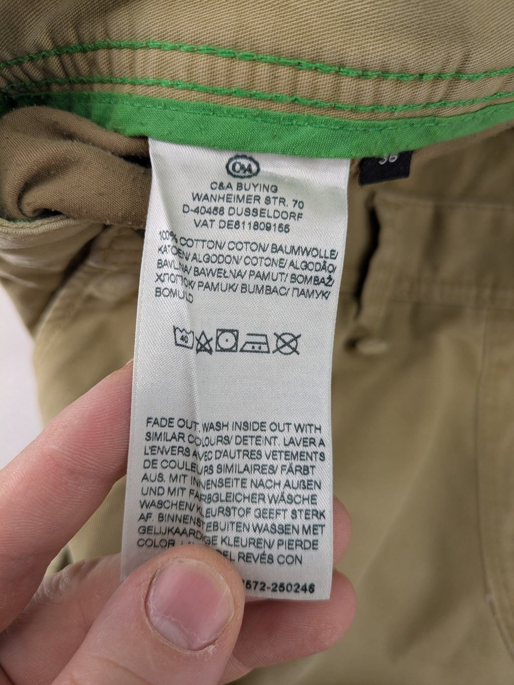 Angelo Litrico beige cargo shorts with multiple pockets and durable cotton material.