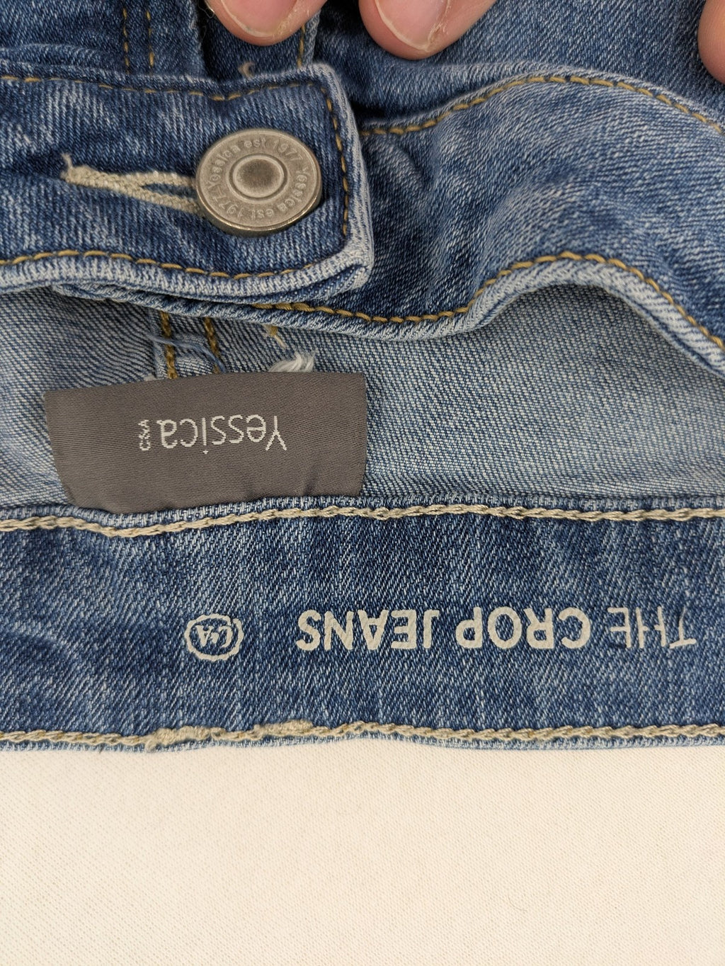 Yessica blue straight jeans distressed details button fly cropped style