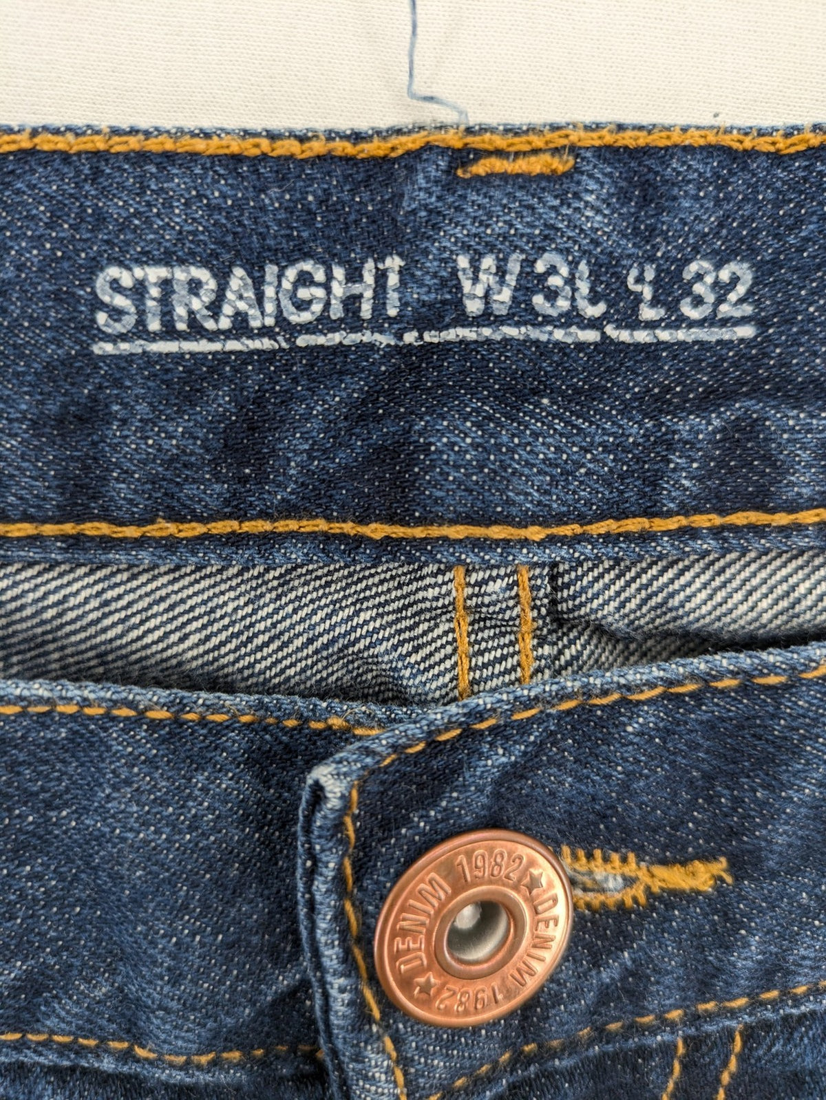 Denim 1982 blue straight jeans W36 L32 classic 5-pocket design cotton fabric