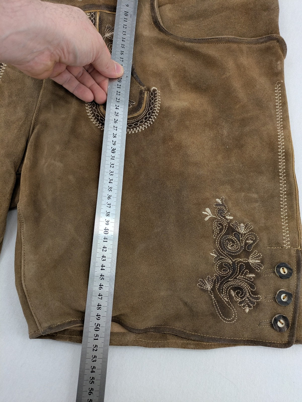 Alpenlife traditional leather pants brown with detailed embroidery and classic suspenders.