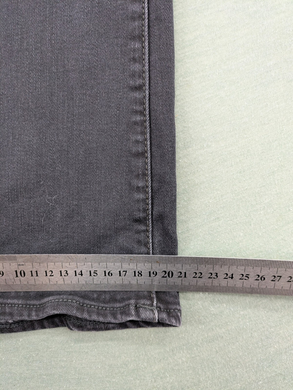 G-Star Raw grey straight jeans with 5-pocket design and logo detailing.