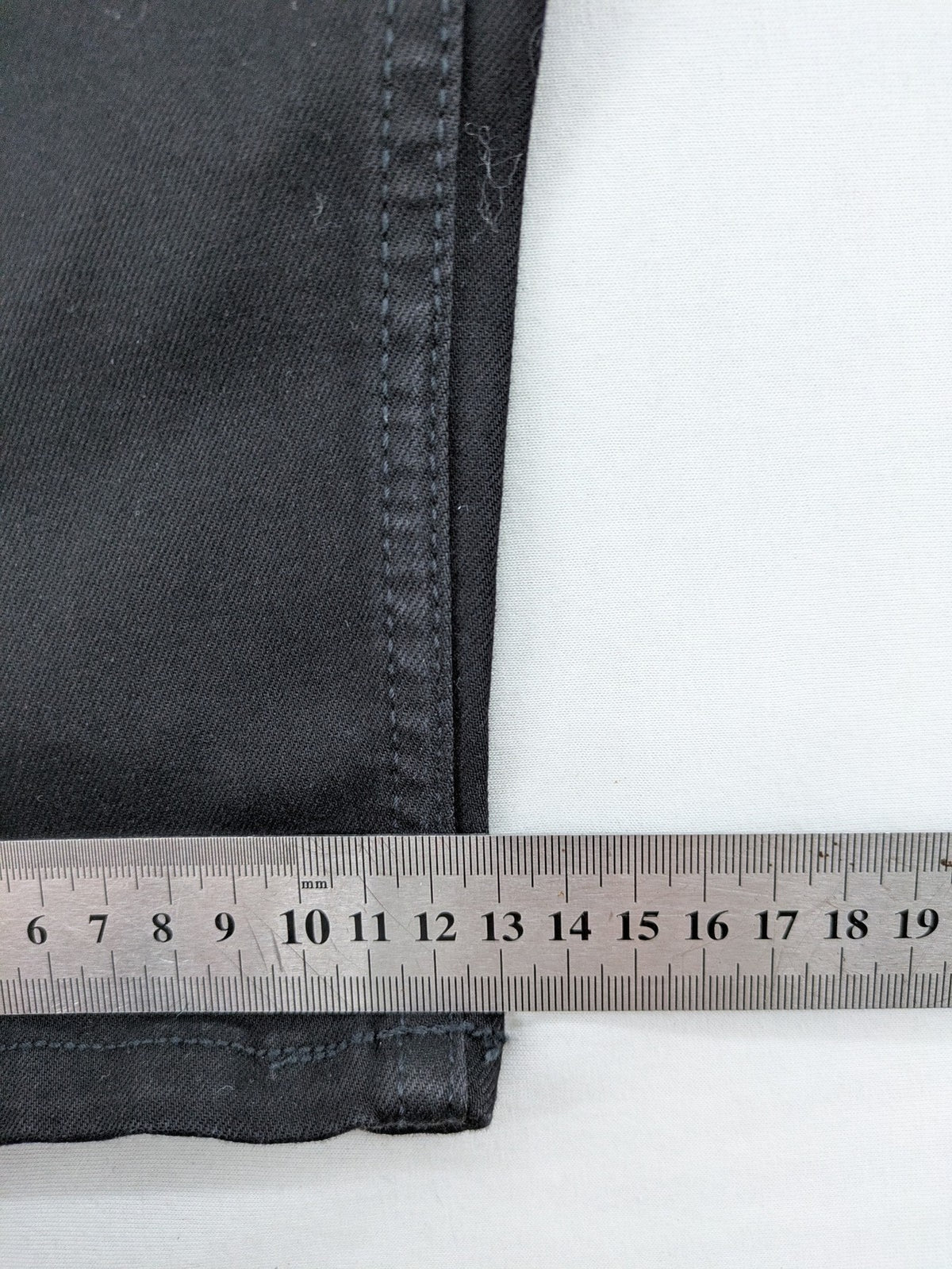 Q/S skinny fit jeans black mid-rise with stretch fabric and sleek silhouette.
