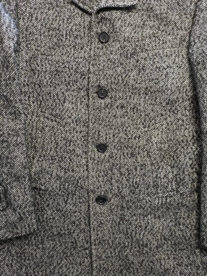 Uomo grey and pink wool coat with red lining and button closure, size 54.