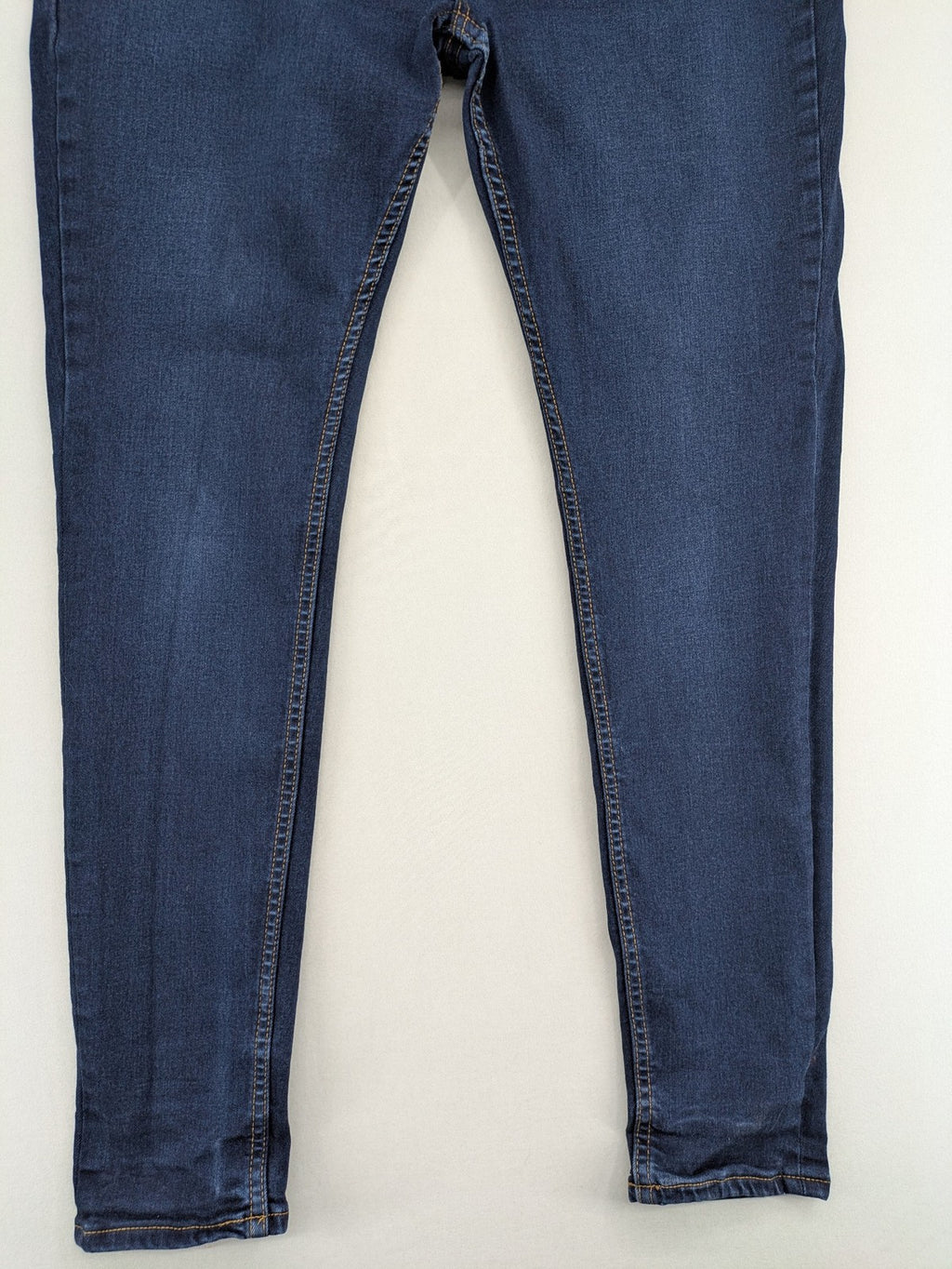 Q/S Designed By blue skinny jeans classic 5-pocket style with zipper and button closure