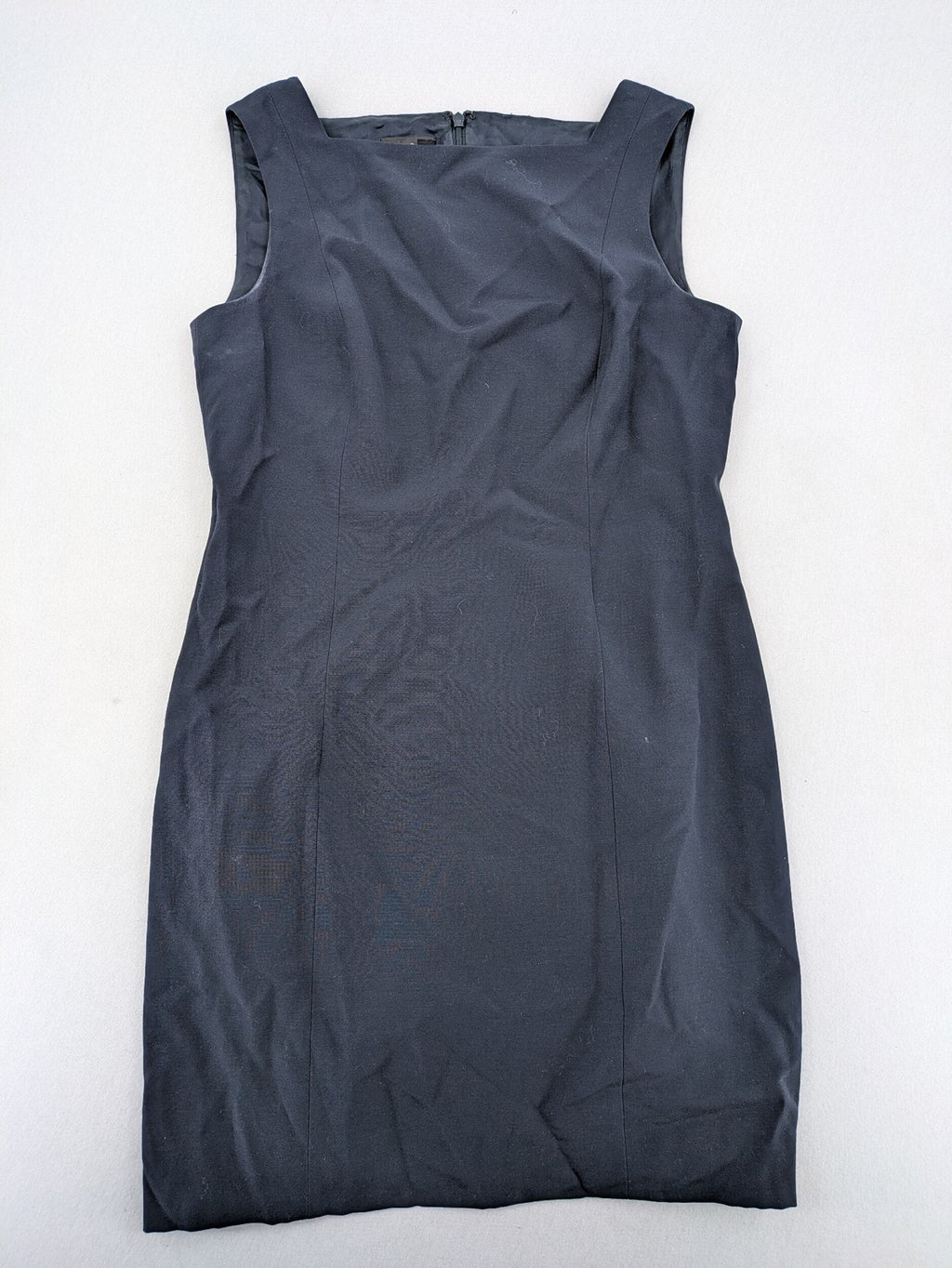 Reine Schurwolle navy dress sleeveless with square neckline, made from 100% virgin wool.