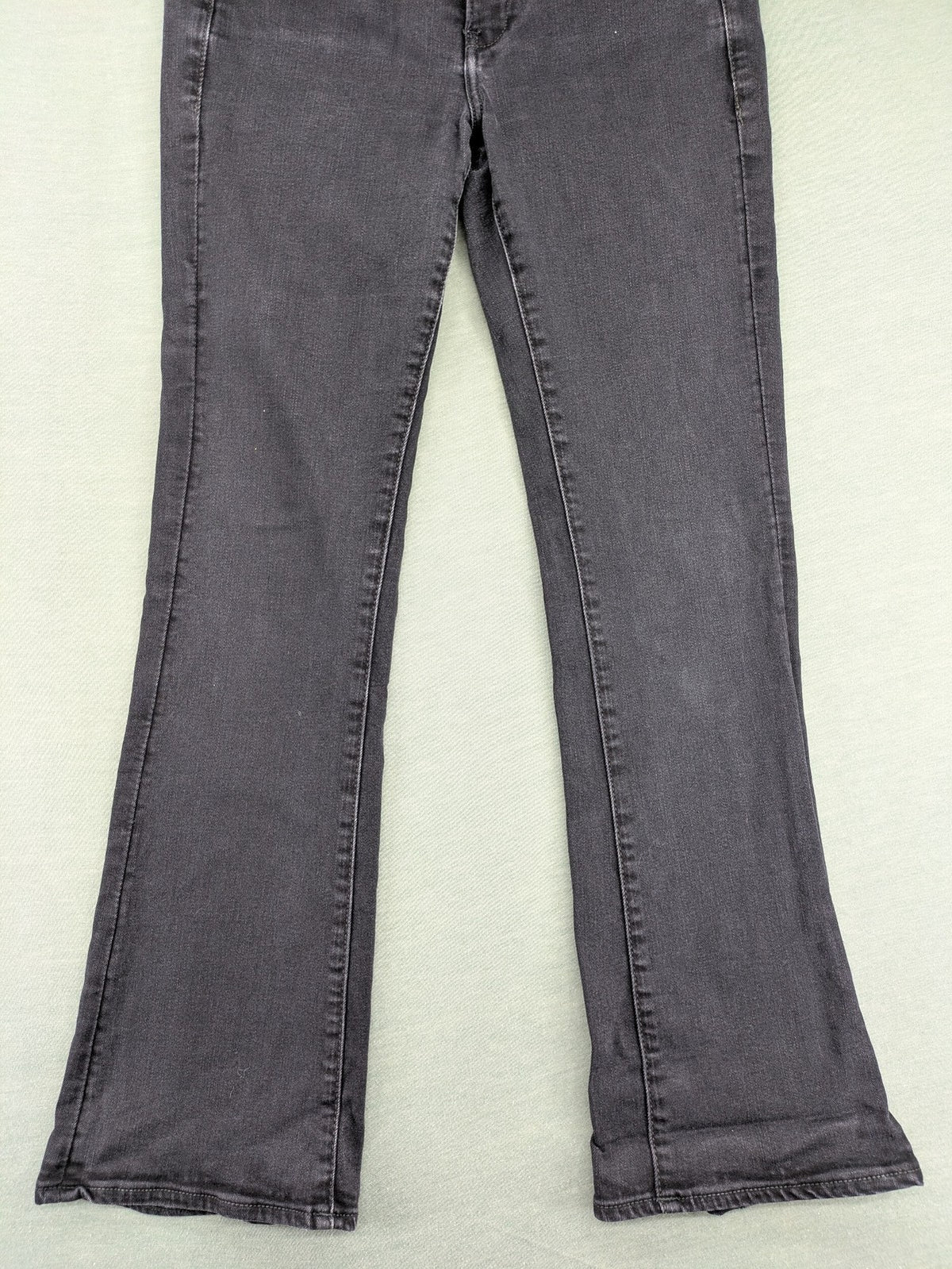 G-Star Raw grey straight jeans with 5-pocket design and logo detailing.