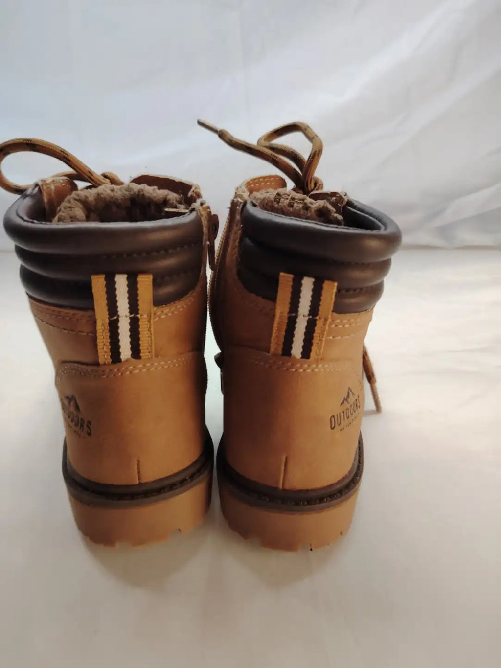 Lily & Dan brown winter boots size 30 with side zipper and classic lacing.