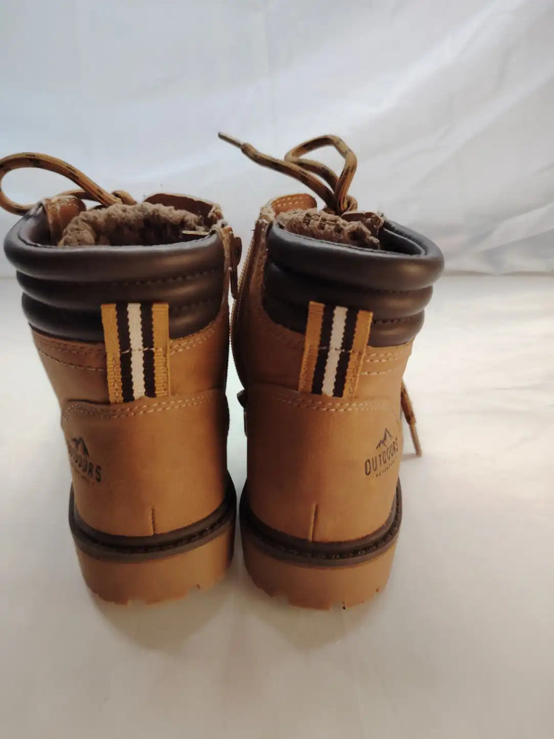 Lily & Dan brown winter boots size 30 with side zipper and classic lacing.