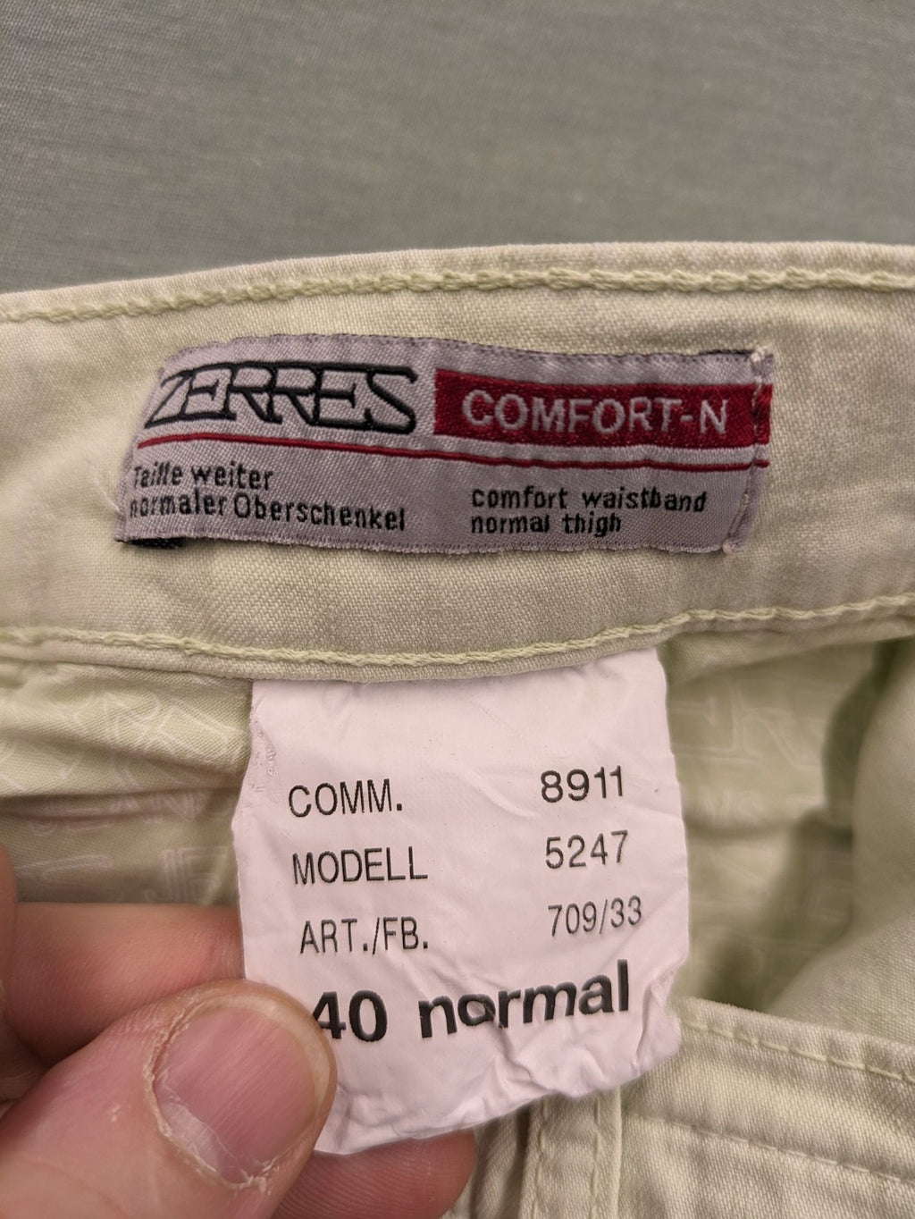Zerres beige Capri pants soft cotton blend with zip pockets and Comfort-N logo.