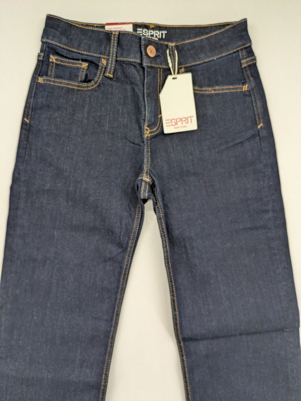 Esprit pink straight jeans with classic 5-pocket design and contrast stitching.