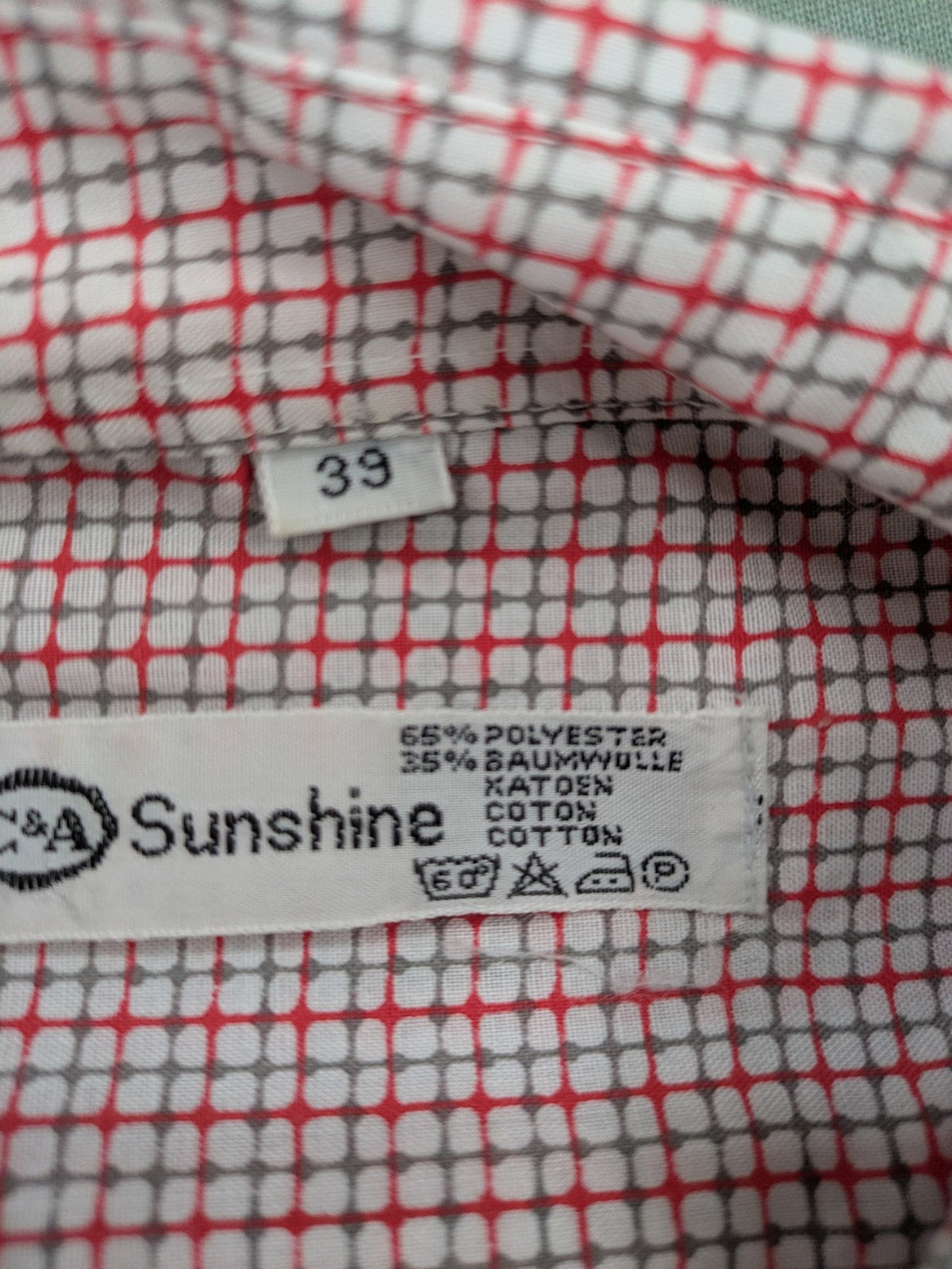 C&A short-sleeve shirt pink white checkered pattern, single chest pocket, polyester cotton blend.