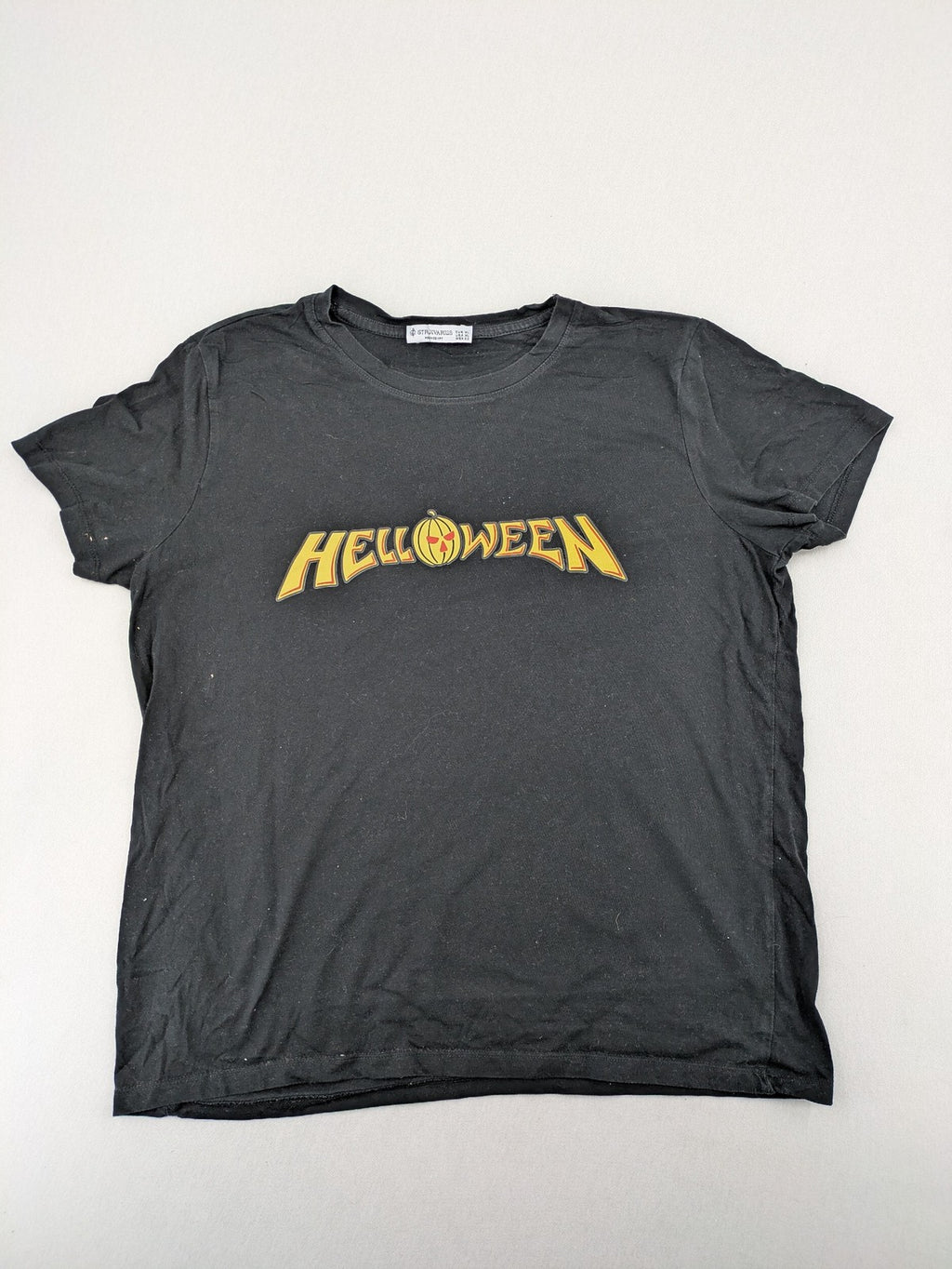 Stradivarius grey Helloween band t-shirt with pumpkin graphic and logo, size XL.